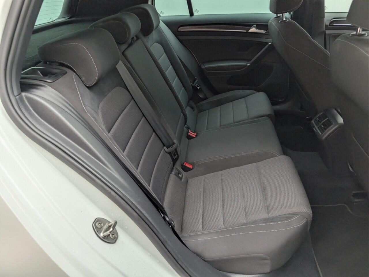 Used Volkswagen Golf 2018 for sale - 76424893: Photo 25