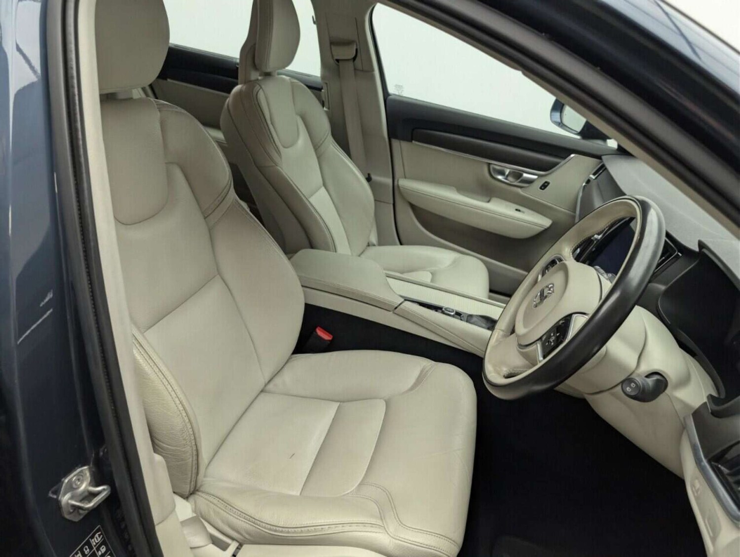 Used Volvo V90 2017 for sale - 77713029: Photo 12