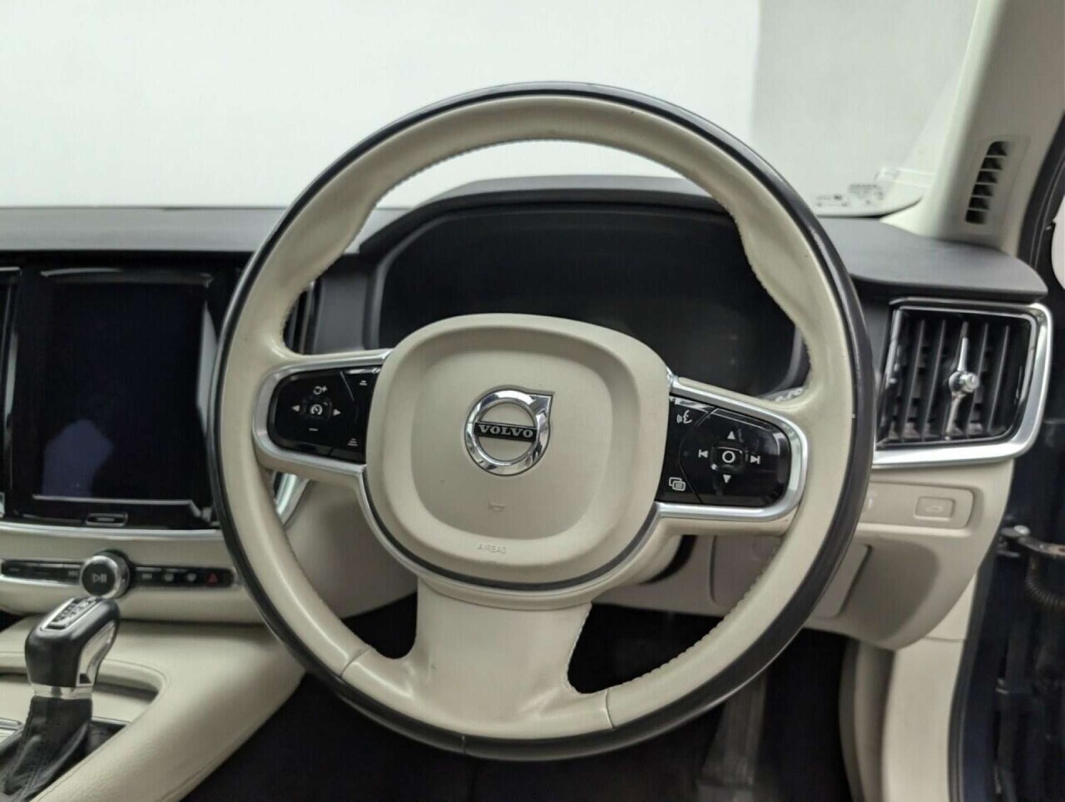 Used Volvo V90 2017 for sale - 77713029: Photo 23