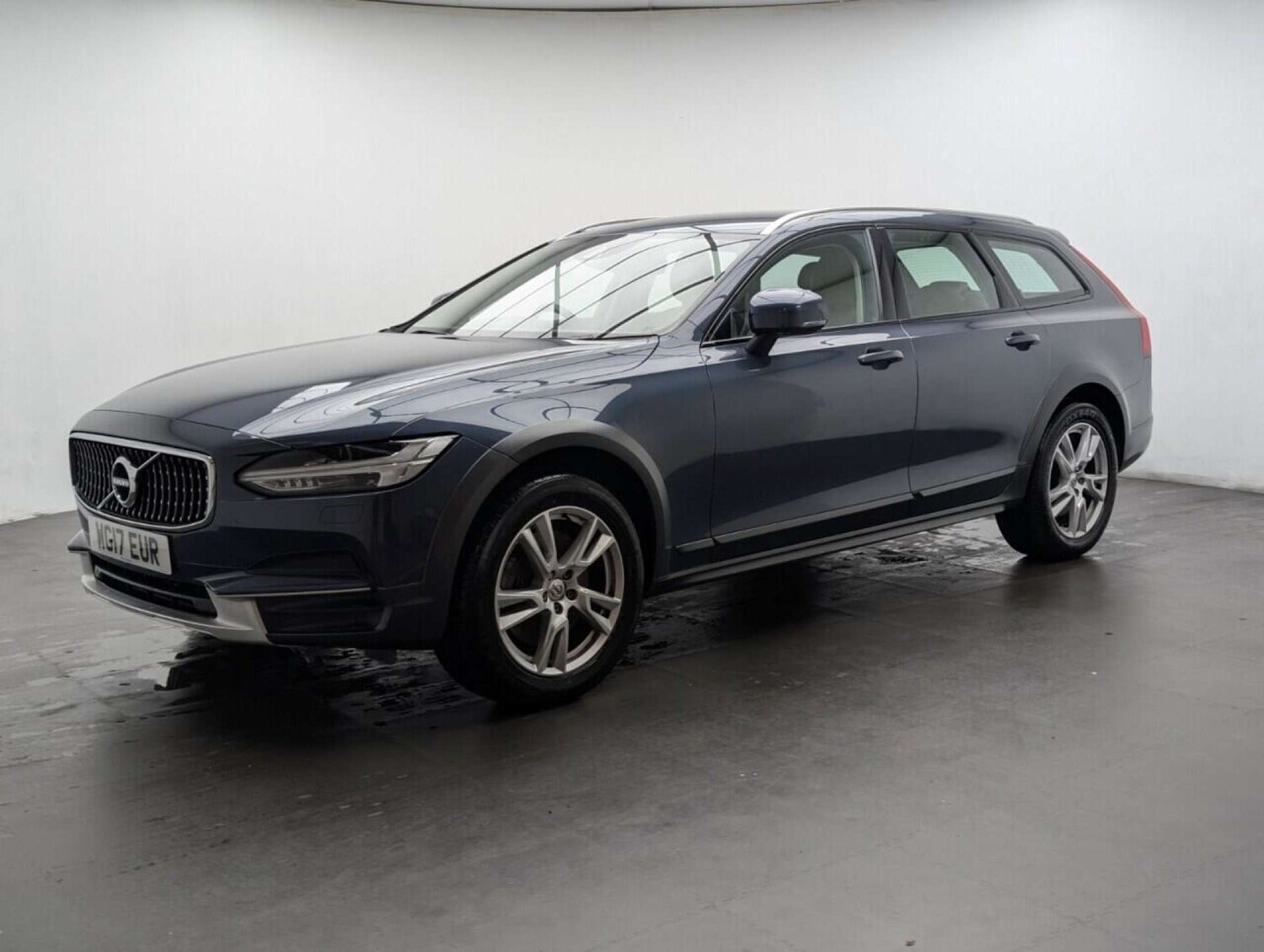Used Volvo V90 2017 for sale - 77713029: Photo 4