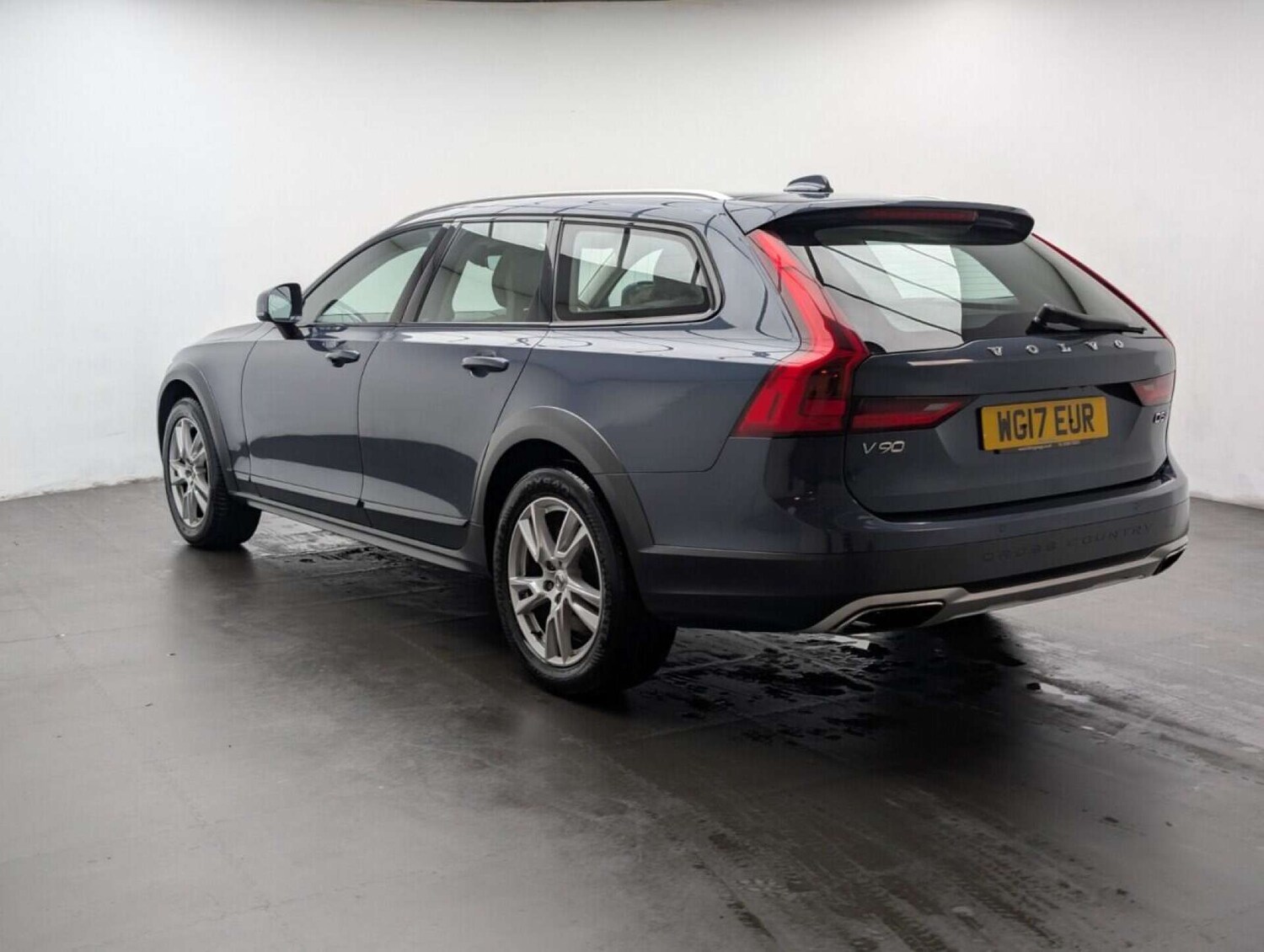 Used Volvo V90 2017 for sale - 77713029: Photo 6