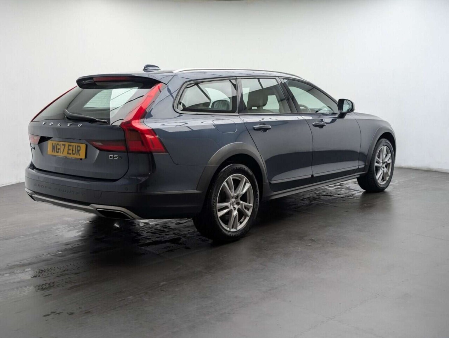 Used Volvo V90 2017 for sale - 77713029: Photo 8