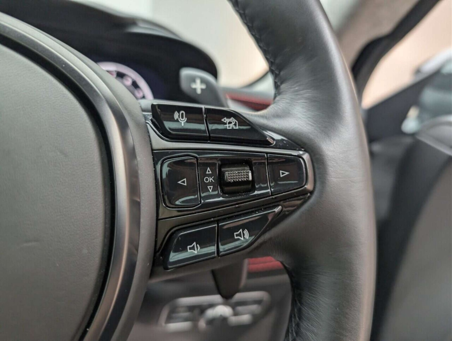 Used Aston Martin DBX 2020 for sale - 77713559: Photo 23