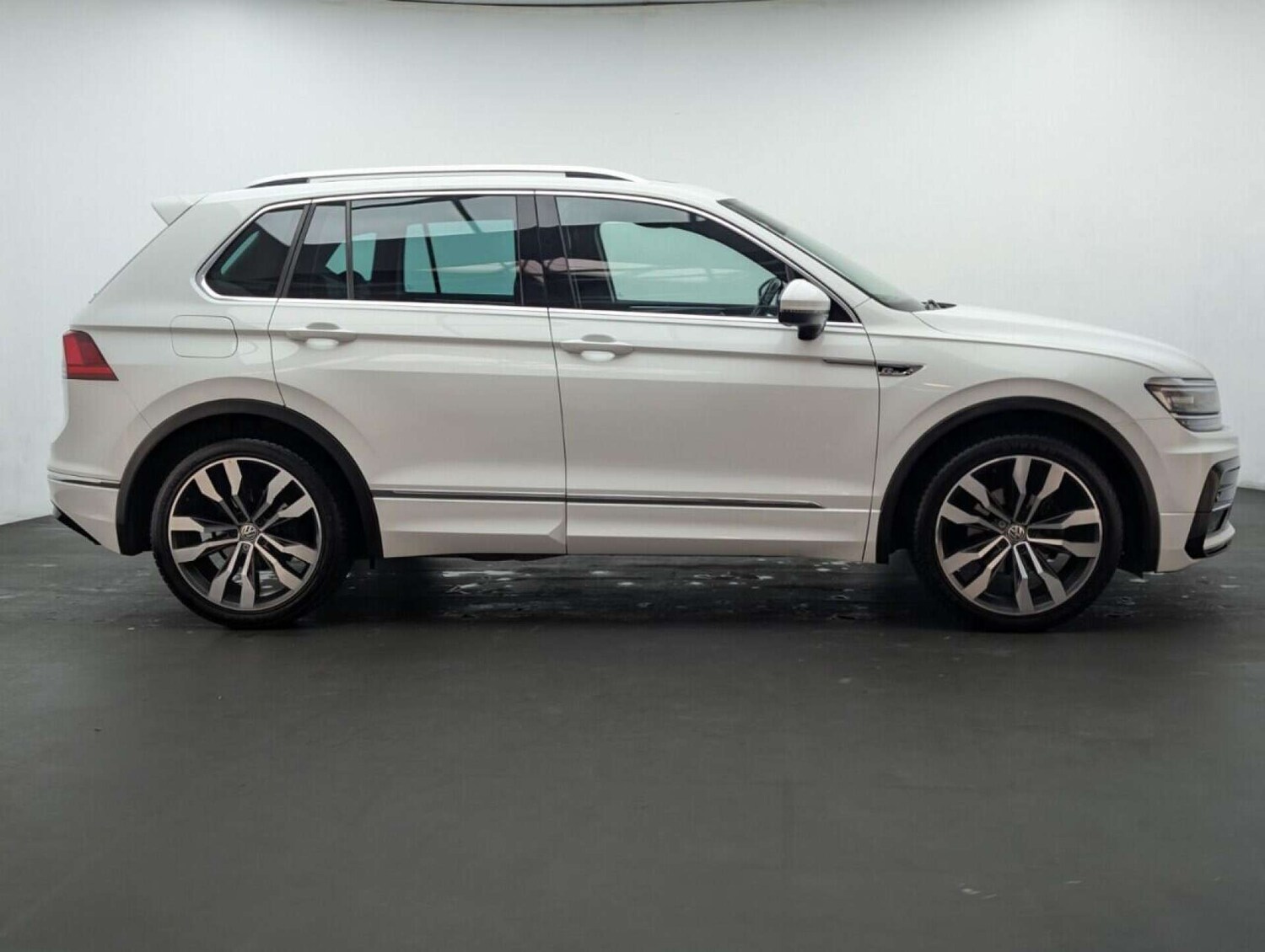 Used Volkswagen Tiguan 2019 for sale - 77714182: Photo 8