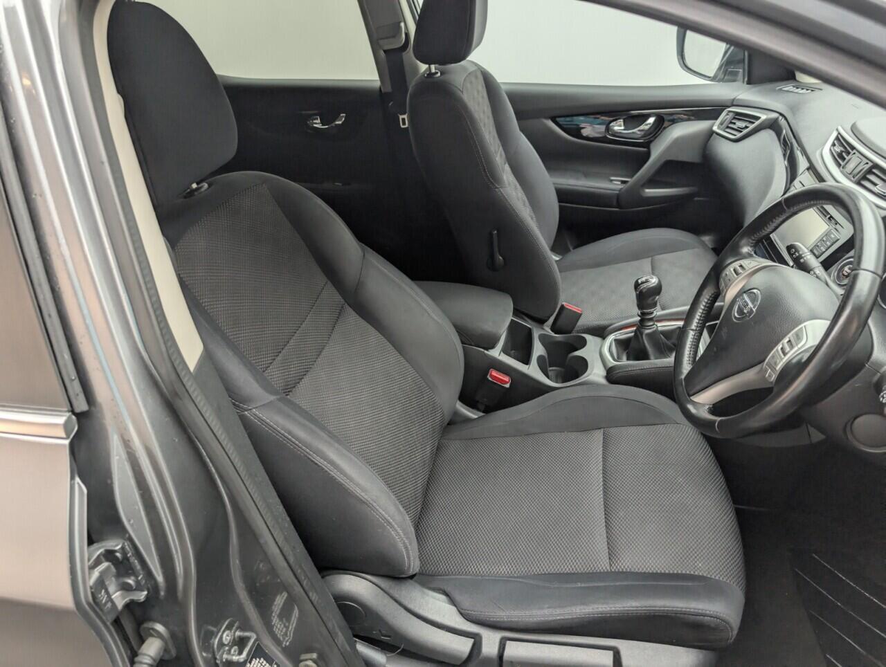 Used Nissan Qashqai for sale - 76727708: Photo 11