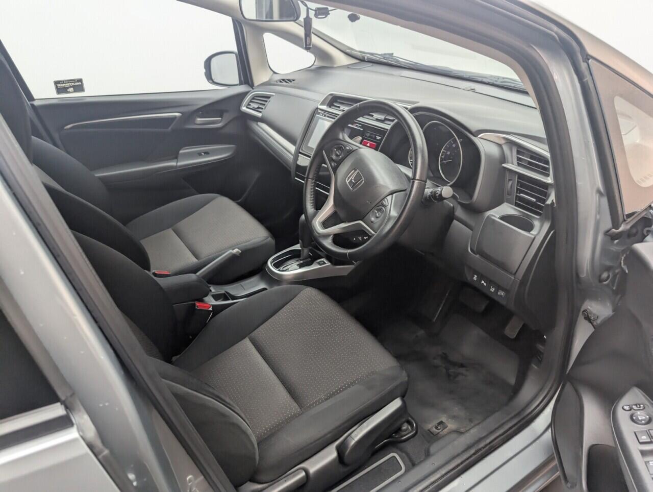 Used Honda Jazz 2017 for sale - 77132052: Photo 10