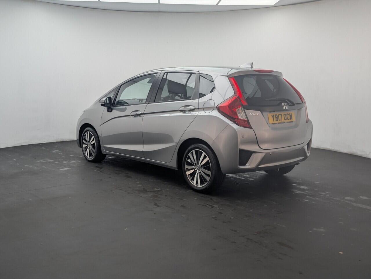 Used Honda Jazz 2017 for sale - 77132052: Photo 5