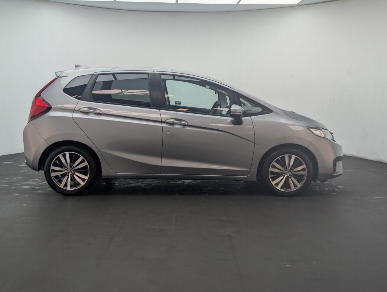 Used Honda Jazz 2017 for sale - 77132052: Photo 8