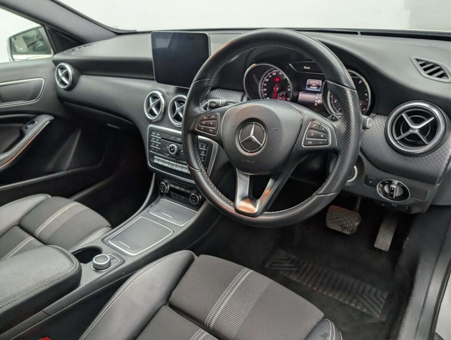 Used Mercedes-Benz A-Class 2018 for sale - 77713126: Photo 11