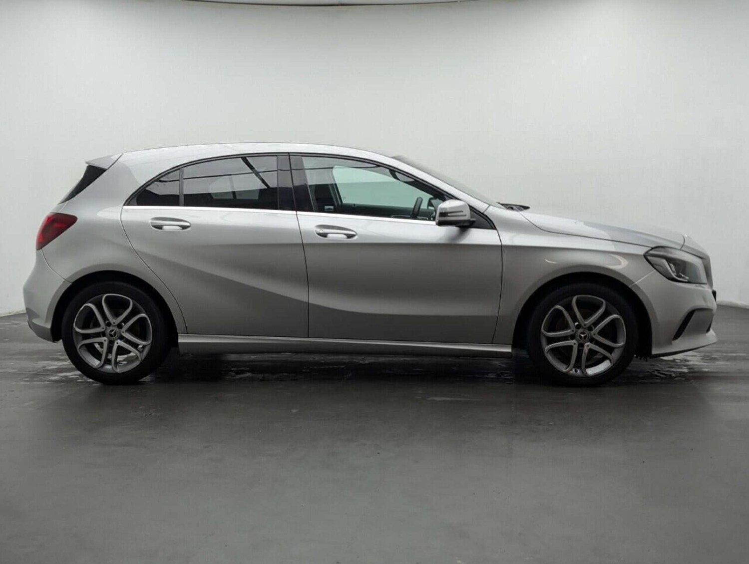 Used Mercedes-Benz A-Class 2018 for sale - 77713126: Photo 9