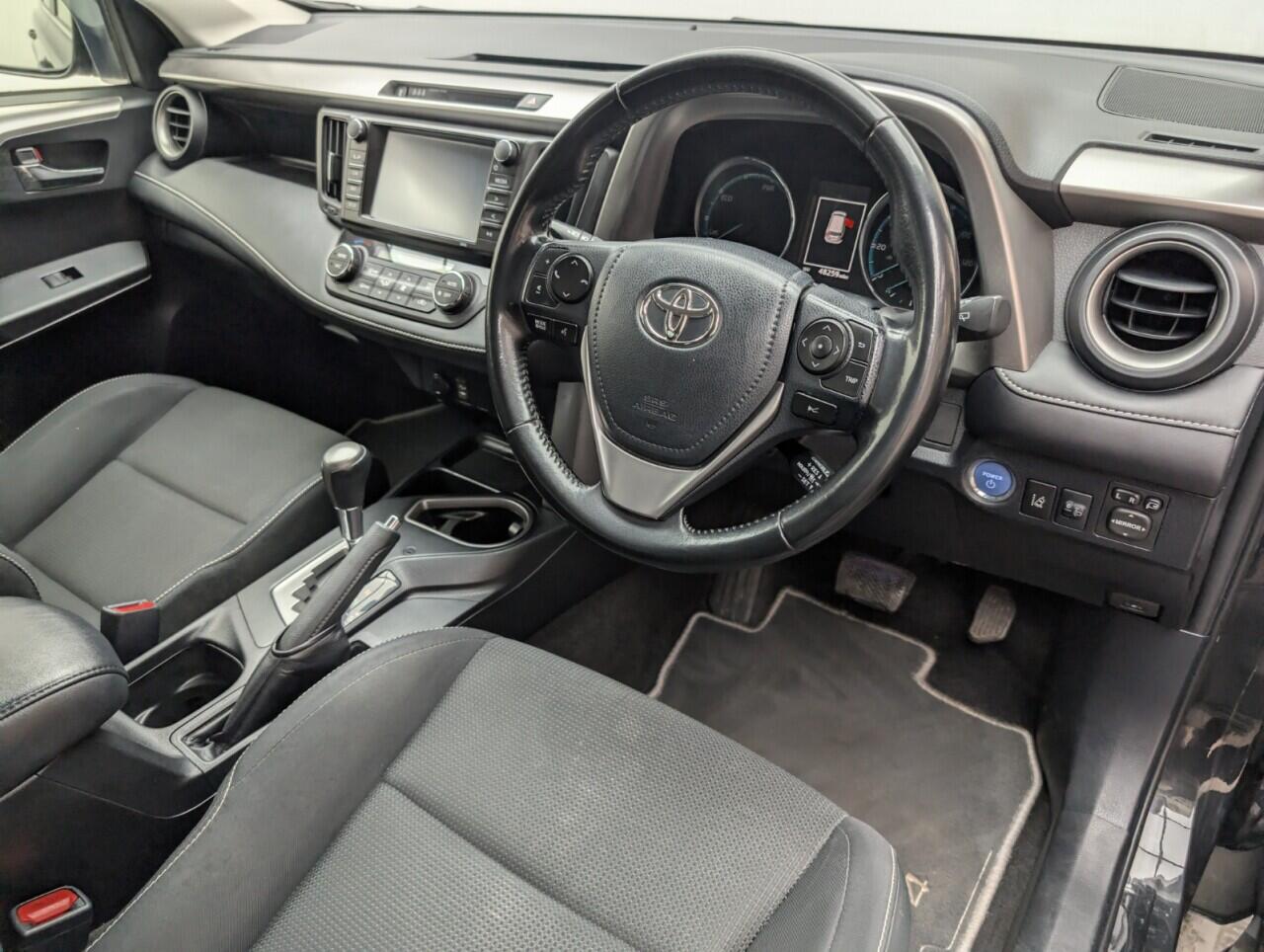 Used Toyota RAV4 2017 for sale - 77343772: Photo 11