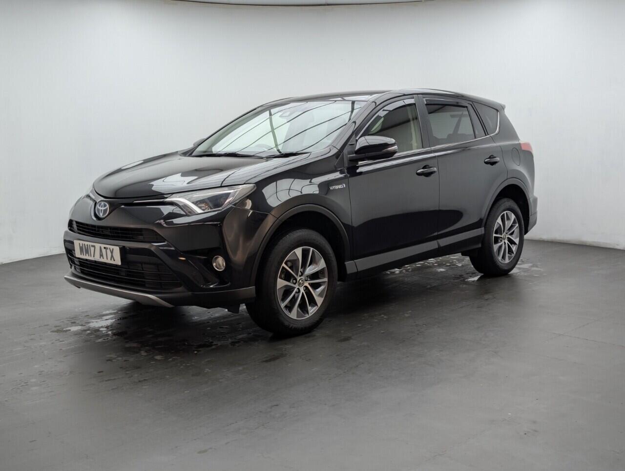 Used Toyota RAV4 2017 for sale - 77343772: Photo 4