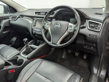 Used Nissan Qashqai 2017 for sale - 77625061: Photo