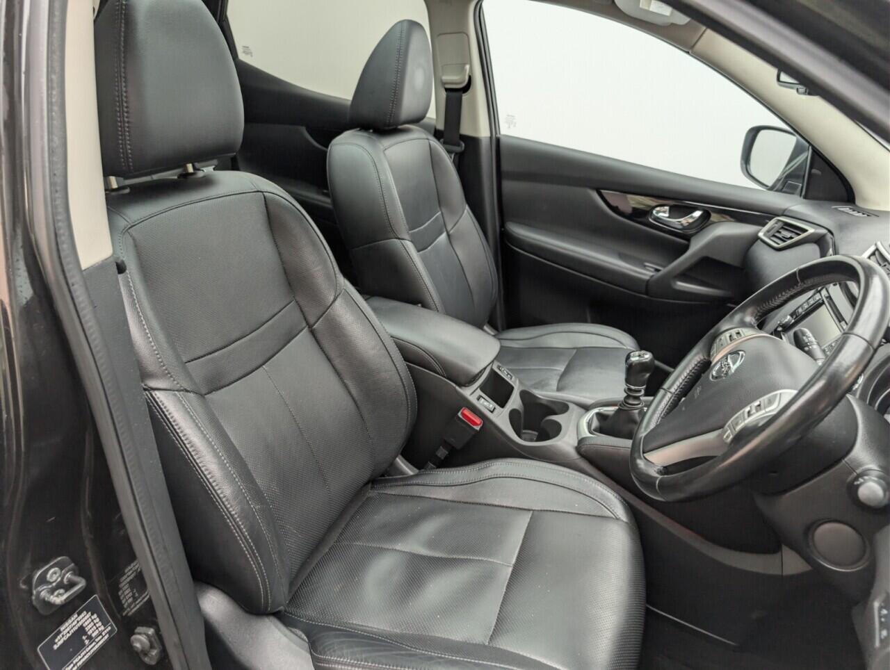 Used Nissan Qashqai for sale - 77625061: Photo 2