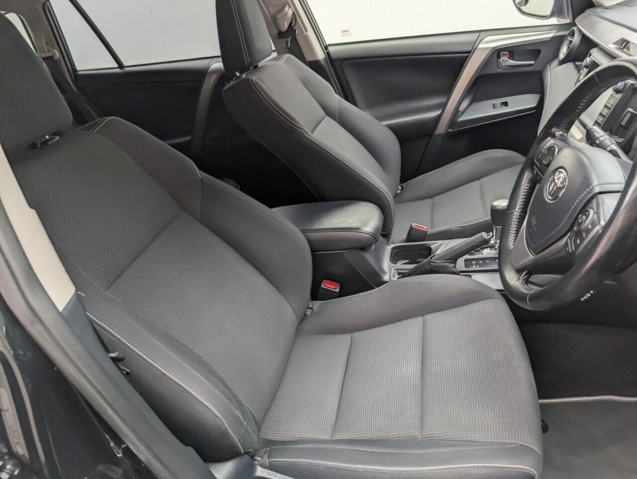 Used Toyota RAV4 2017 for sale - 76424982: Photo 12