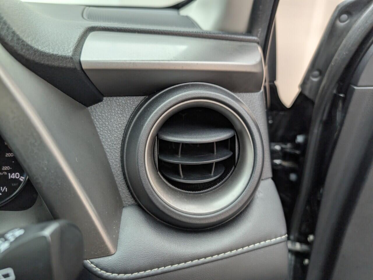 Used Toyota RAV4 2017 for sale - 76424982: Photo 20