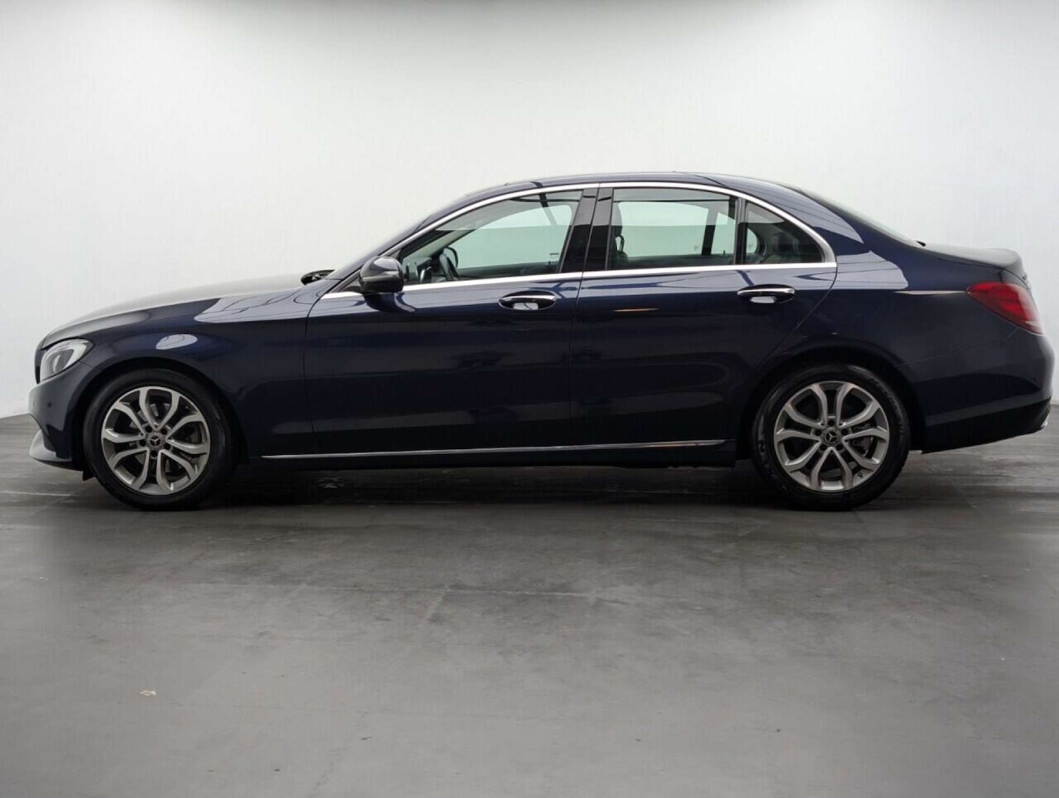 Used Mercedes-Benz C Class 2018 for sale - 77713519: Photo 5