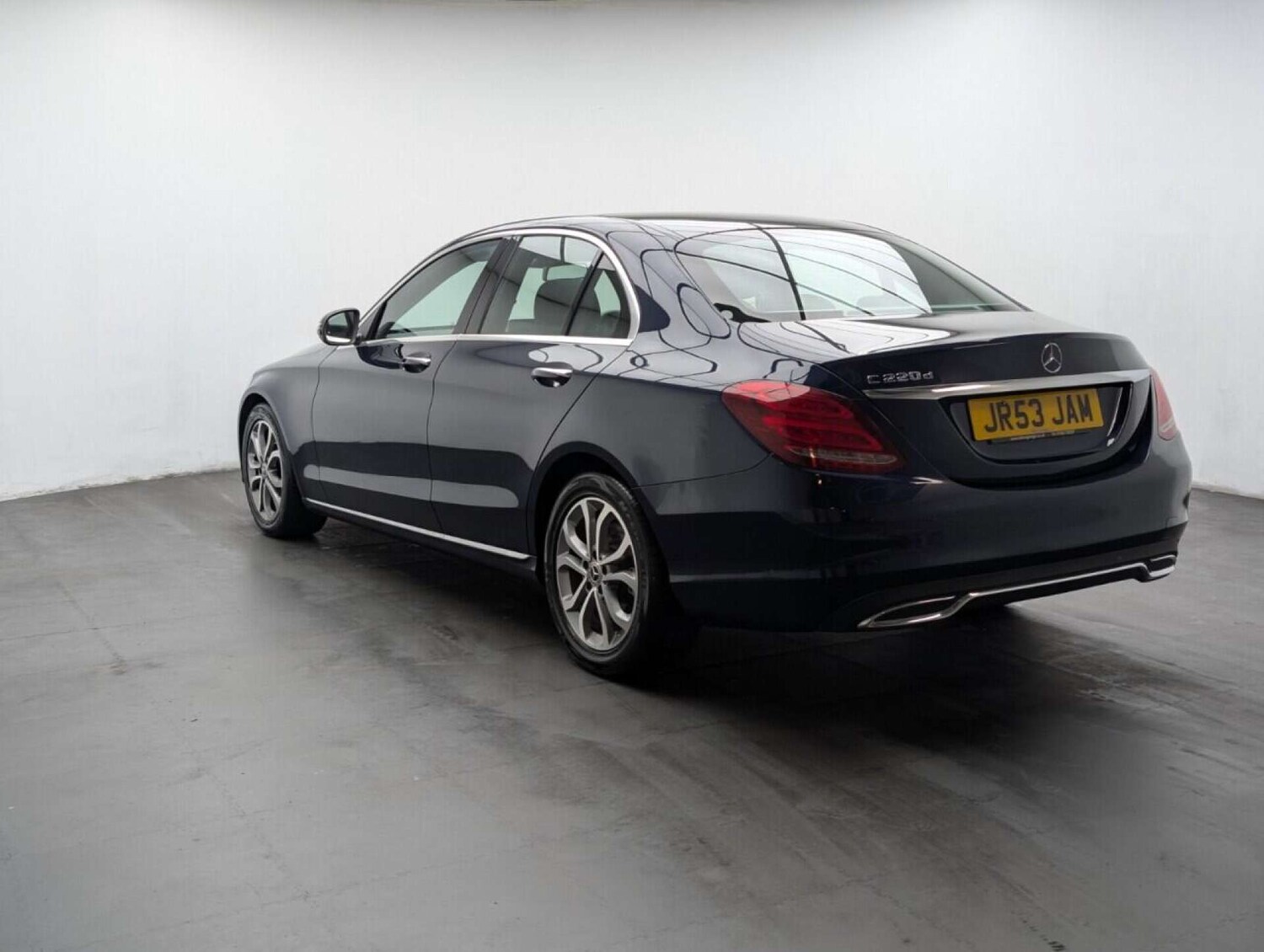 Used Mercedes-Benz C Class 2018 for sale - 77713519: Photo 6