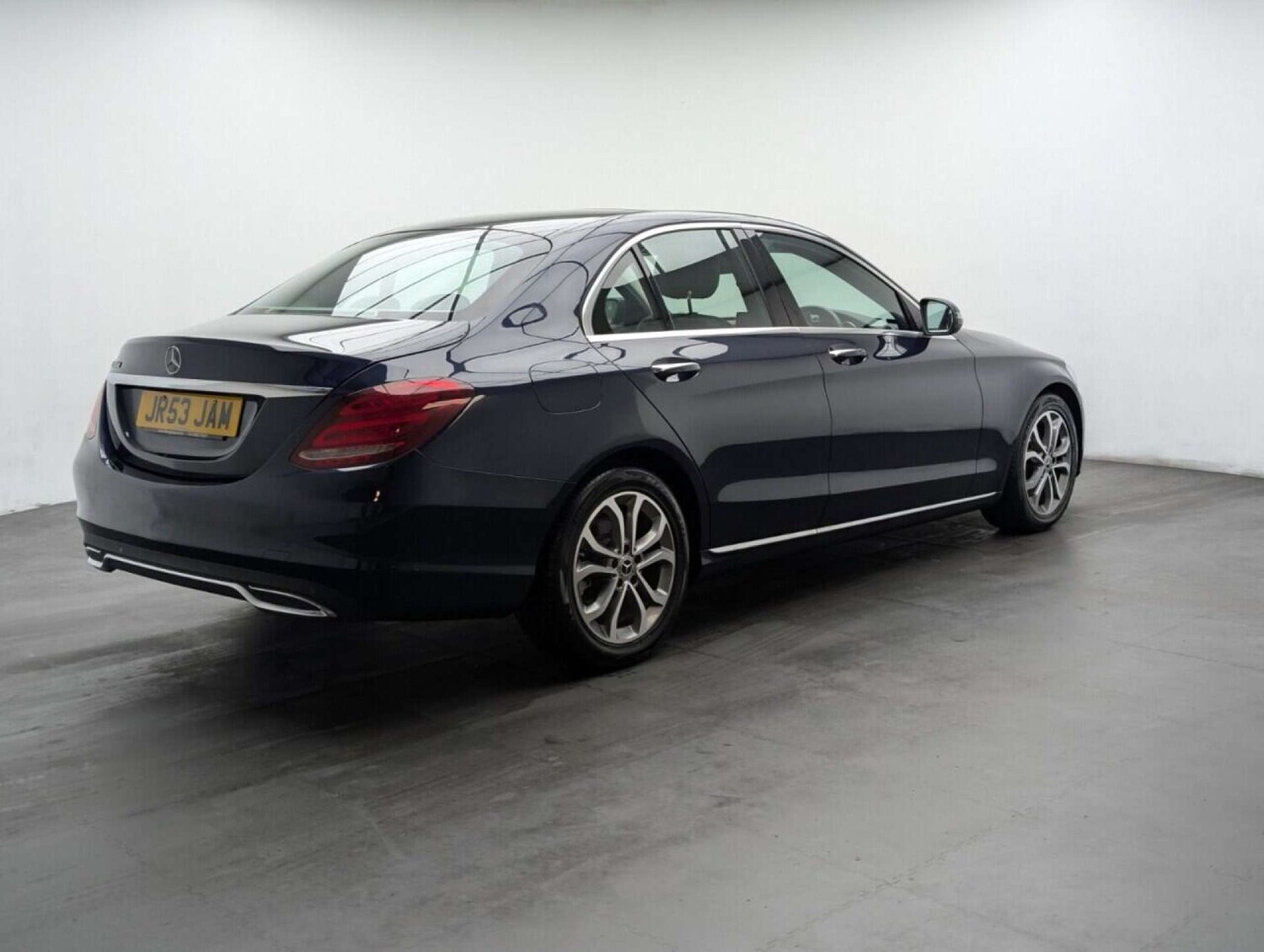 Used Mercedes-Benz C Class 2018 for sale - 77713519: Photo 8