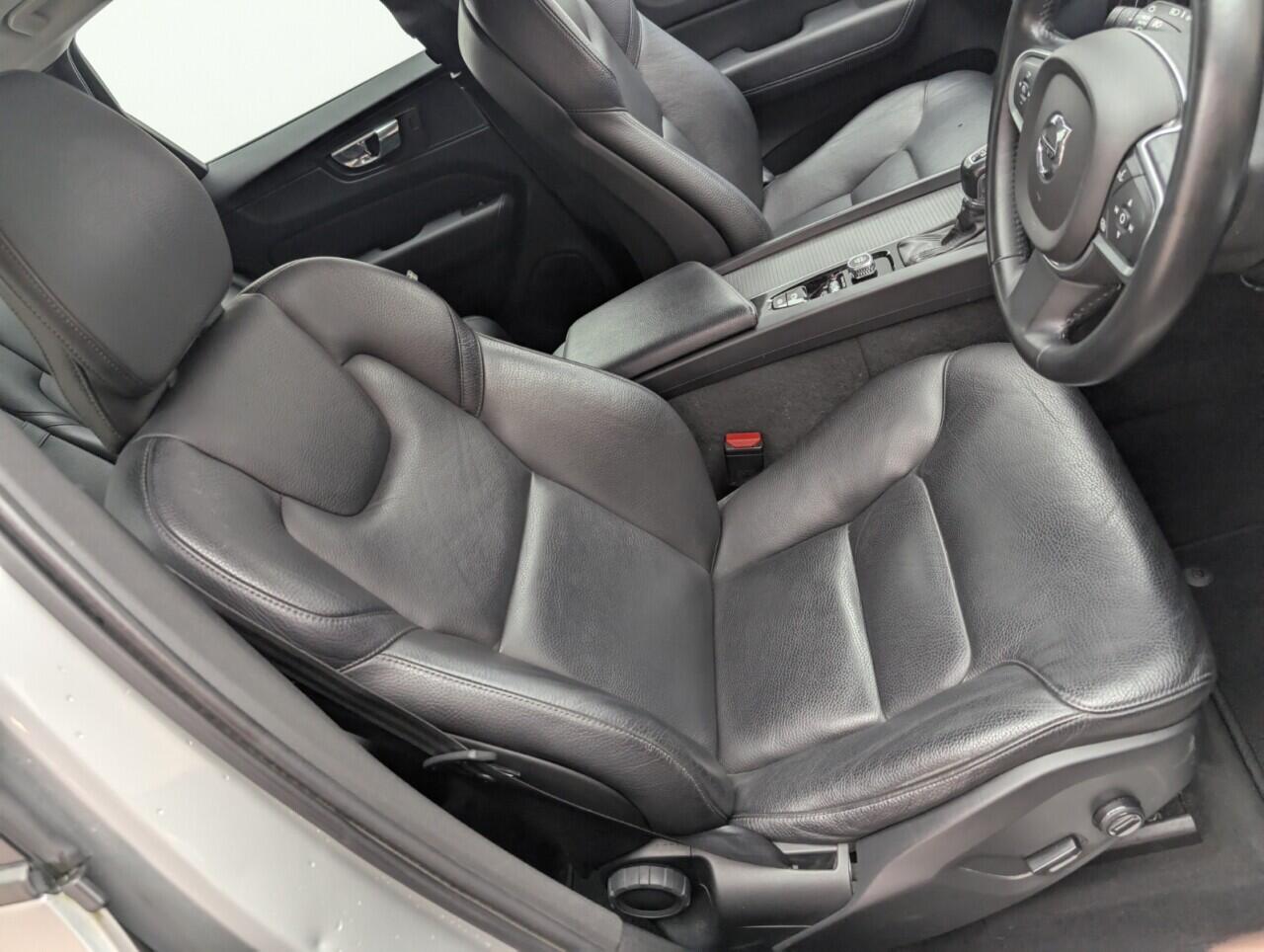 Used Volvo XC60 2018 for sale - 76659357: Photo 12