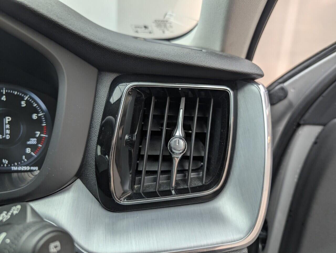 Used Volvo XC60 2018 for sale - 76659357: Photo 21