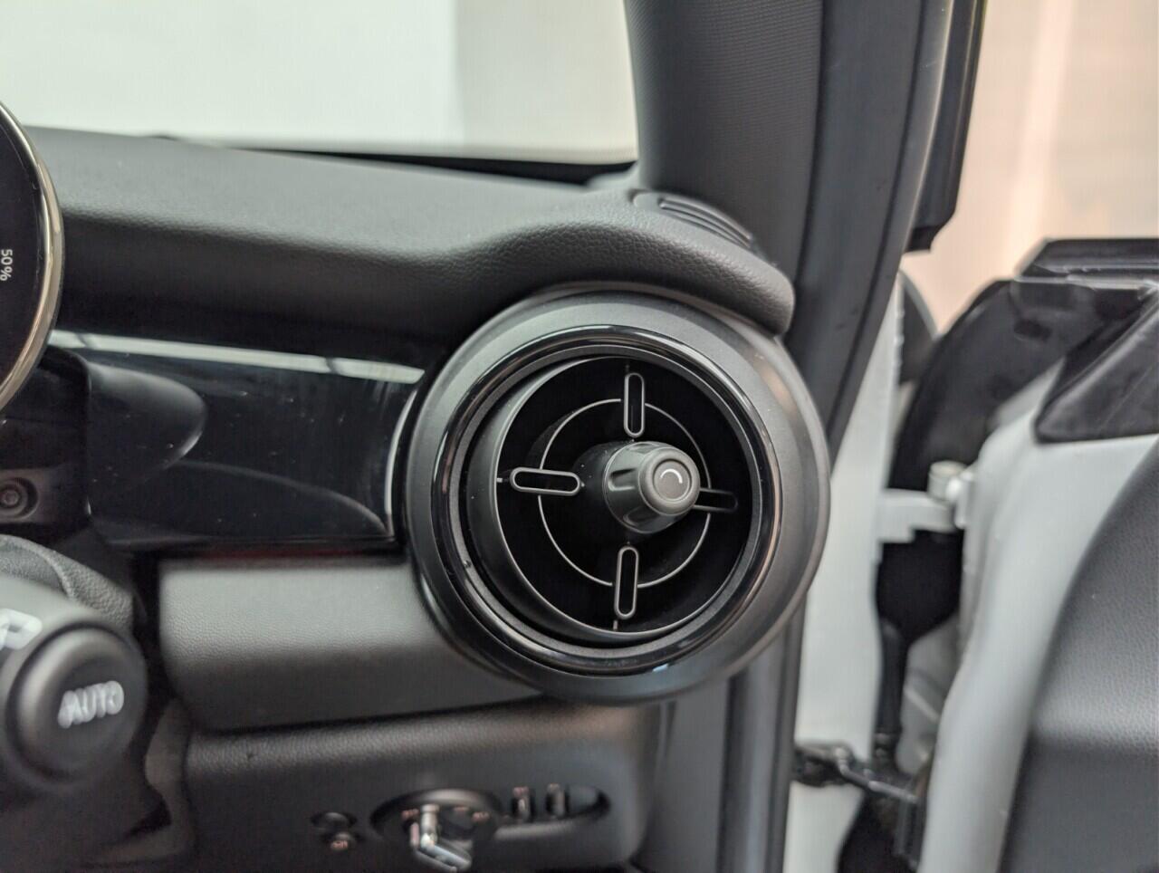 Used MINI Electric Hatch 2022 for sale - 76742933: Photo 18