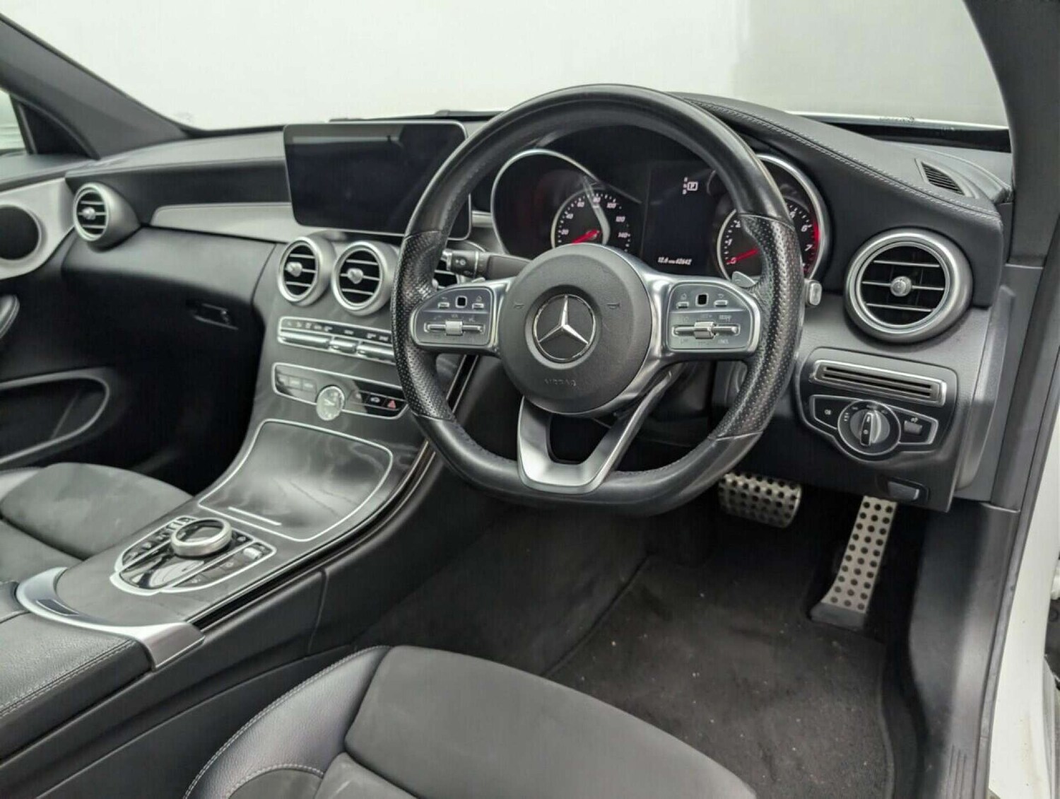 Used Mercedes-Benz C Class 2018 for sale - 77713031: Photo 11