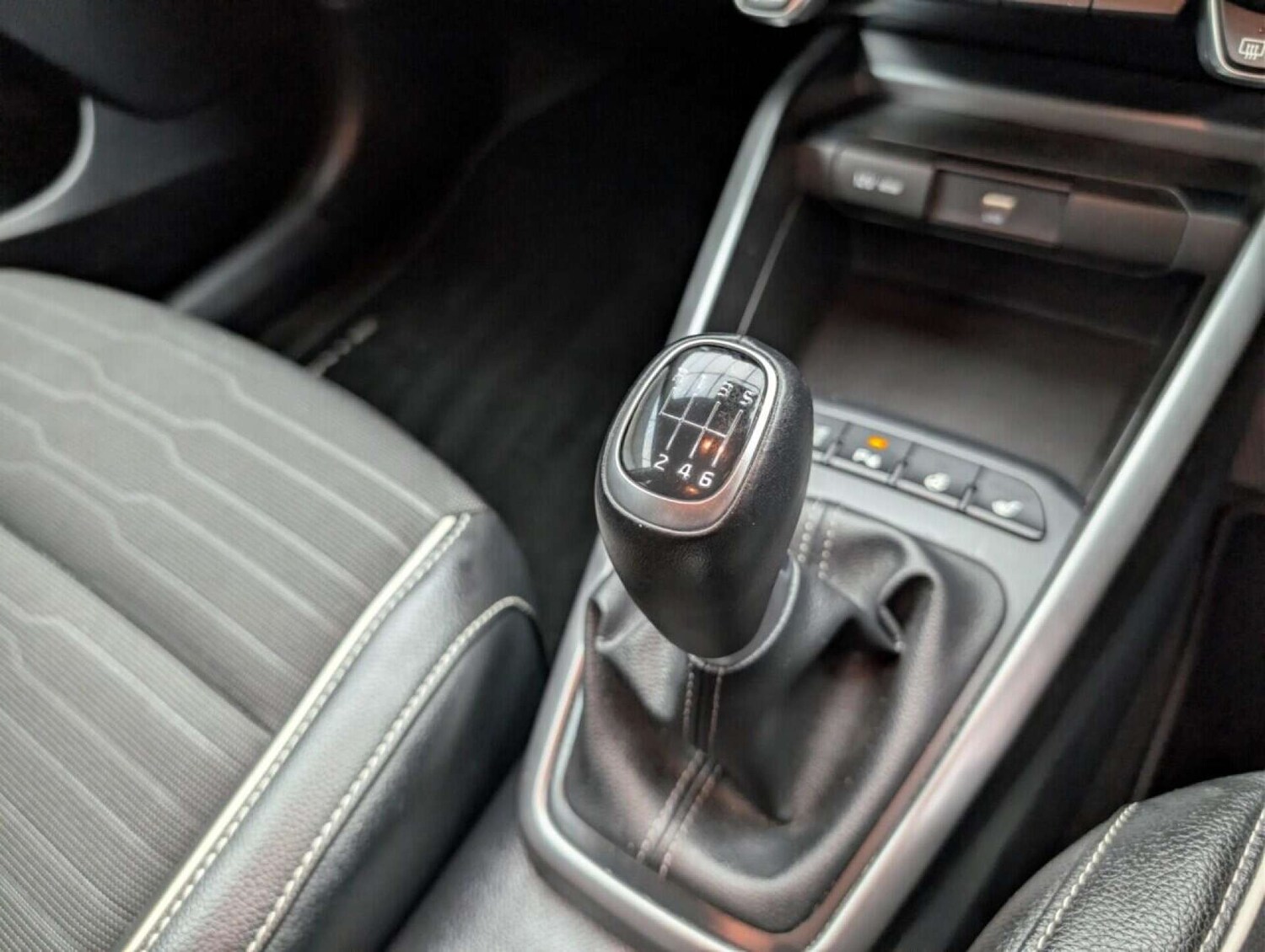 Used Kia Stonic 2022 for sale - 77714001: Photo 17