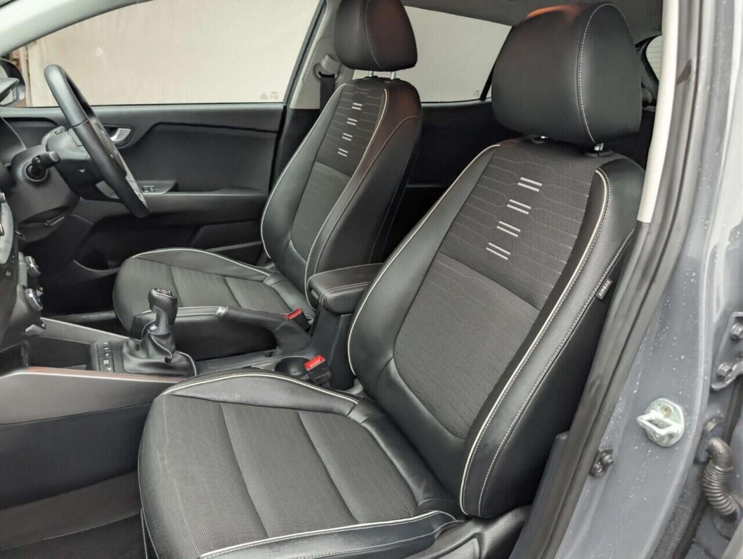 Used Kia Stonic 2022 for sale - 77714001: Photo 26