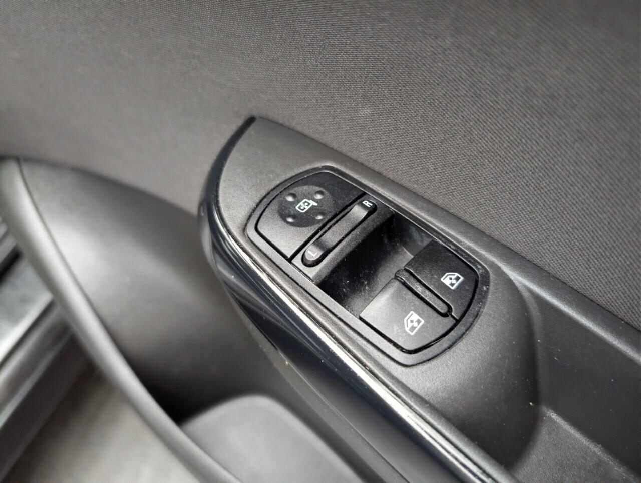 Used Vauxhall Corsa 2016 for sale - 77091469: Photo 21