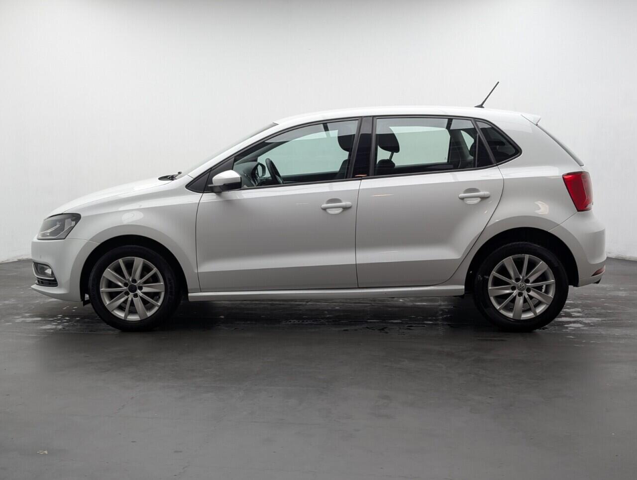 Used Volkswagen Polo 2015 for sale - 77130758: Photo 16