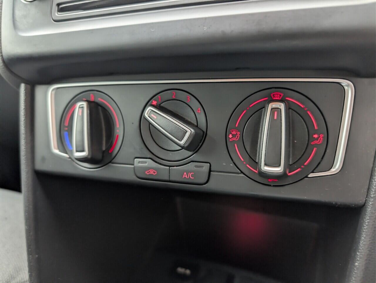 Used Volkswagen Polo 2015 for sale - 77130758: Photo 26