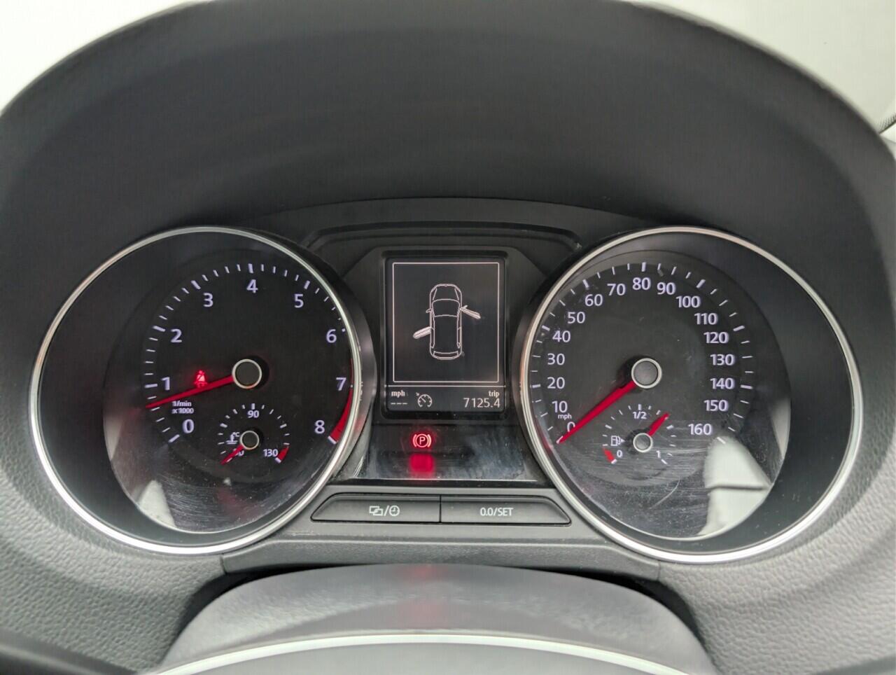 Used Volkswagen Polo 2015 for sale - 77130758: Photo 28