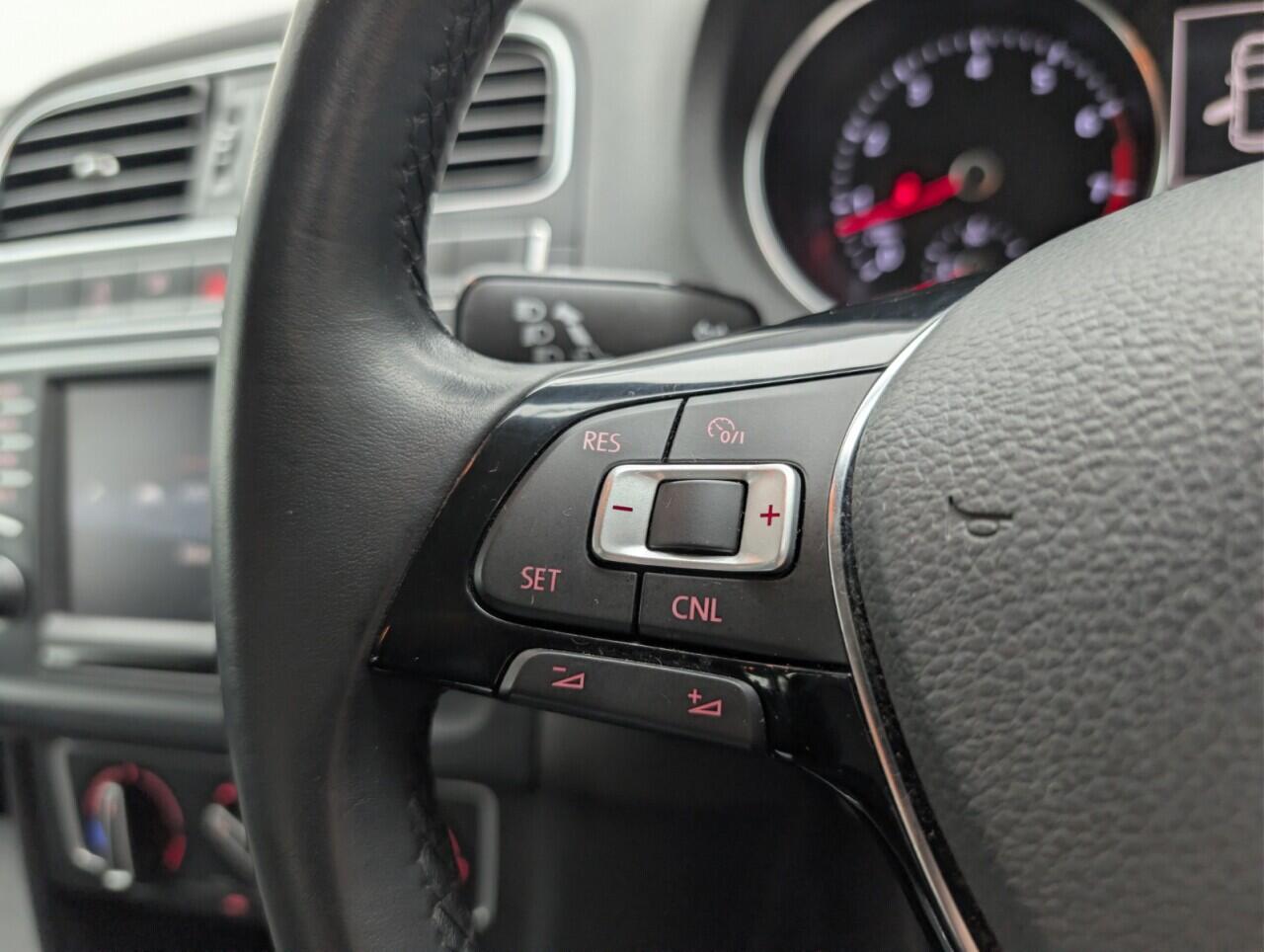 Used Volkswagen Polo 2015 for sale - 77130758: Photo 29