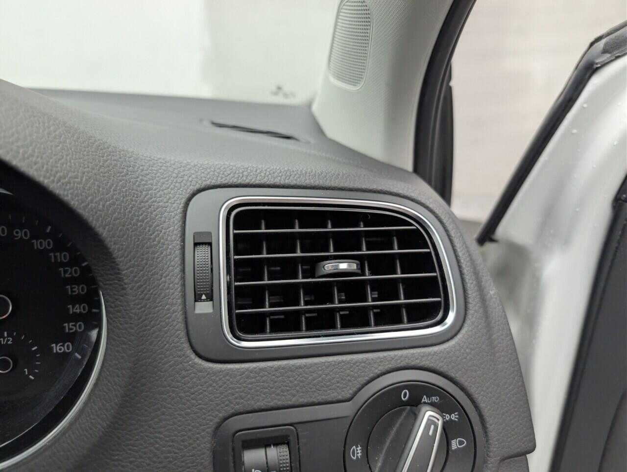 Used Volkswagen Polo 2015 for sale - 77130758: Photo 31