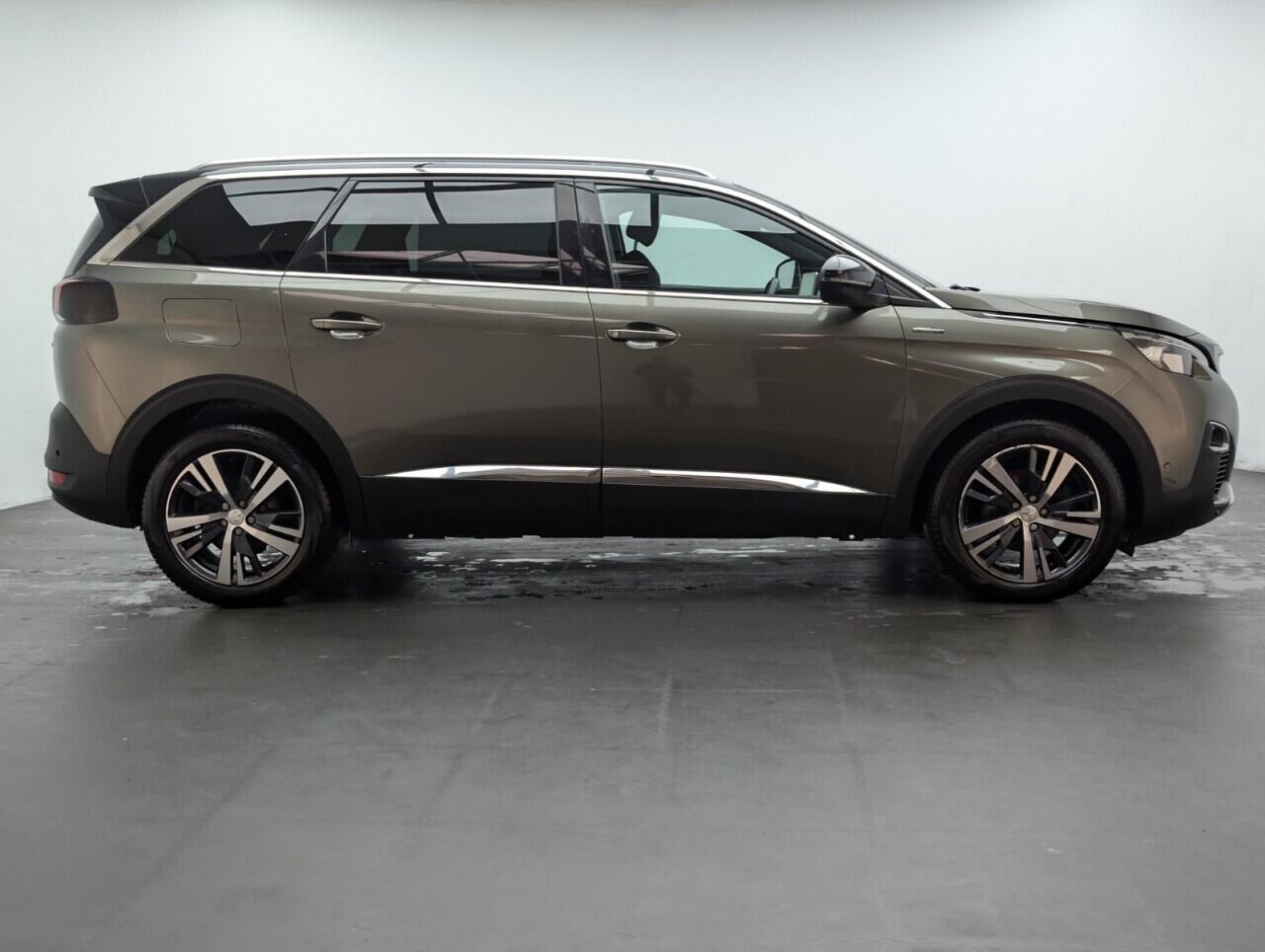 Used Peugeot 5008 2018 for sale - 76538336: Photo 9