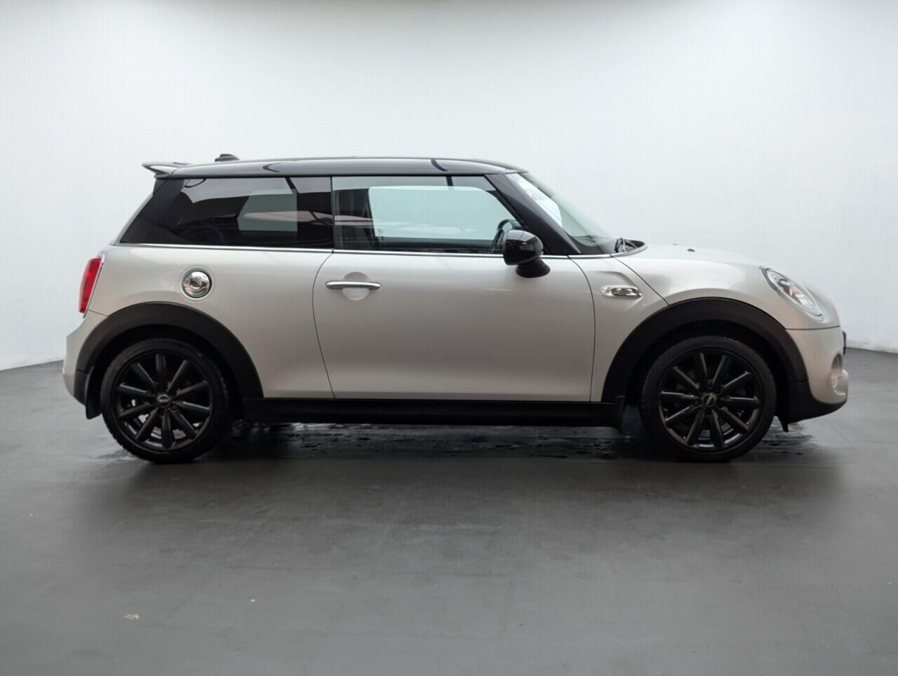 Used MINI Hatch 2018 for sale - 76484834: Photo 9