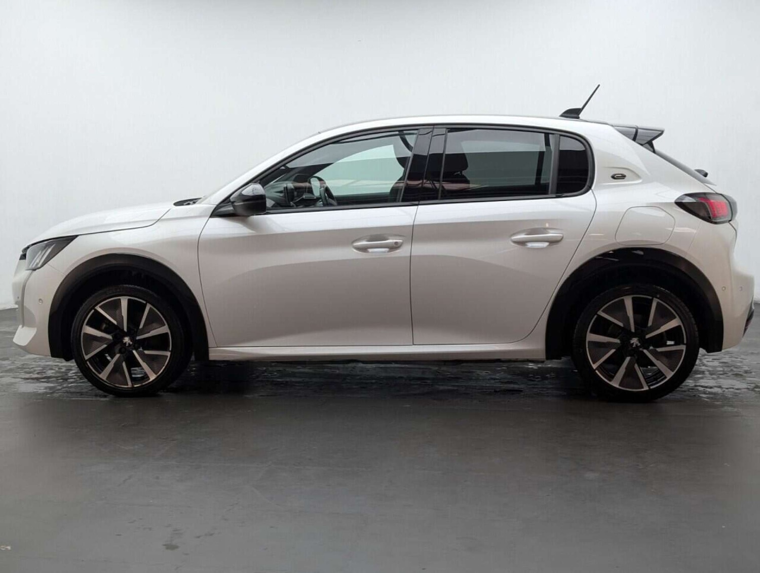 Used Peugeot 208 2021 for sale - 77713723: Photo 5