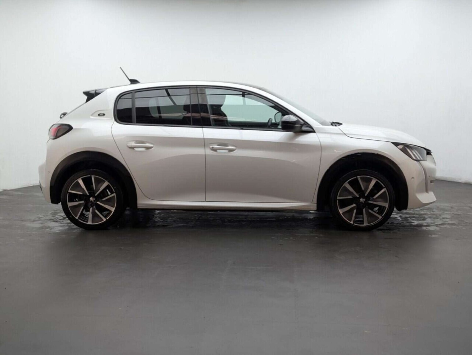 Used Peugeot 208 2021 for sale - 77713723: Photo 9