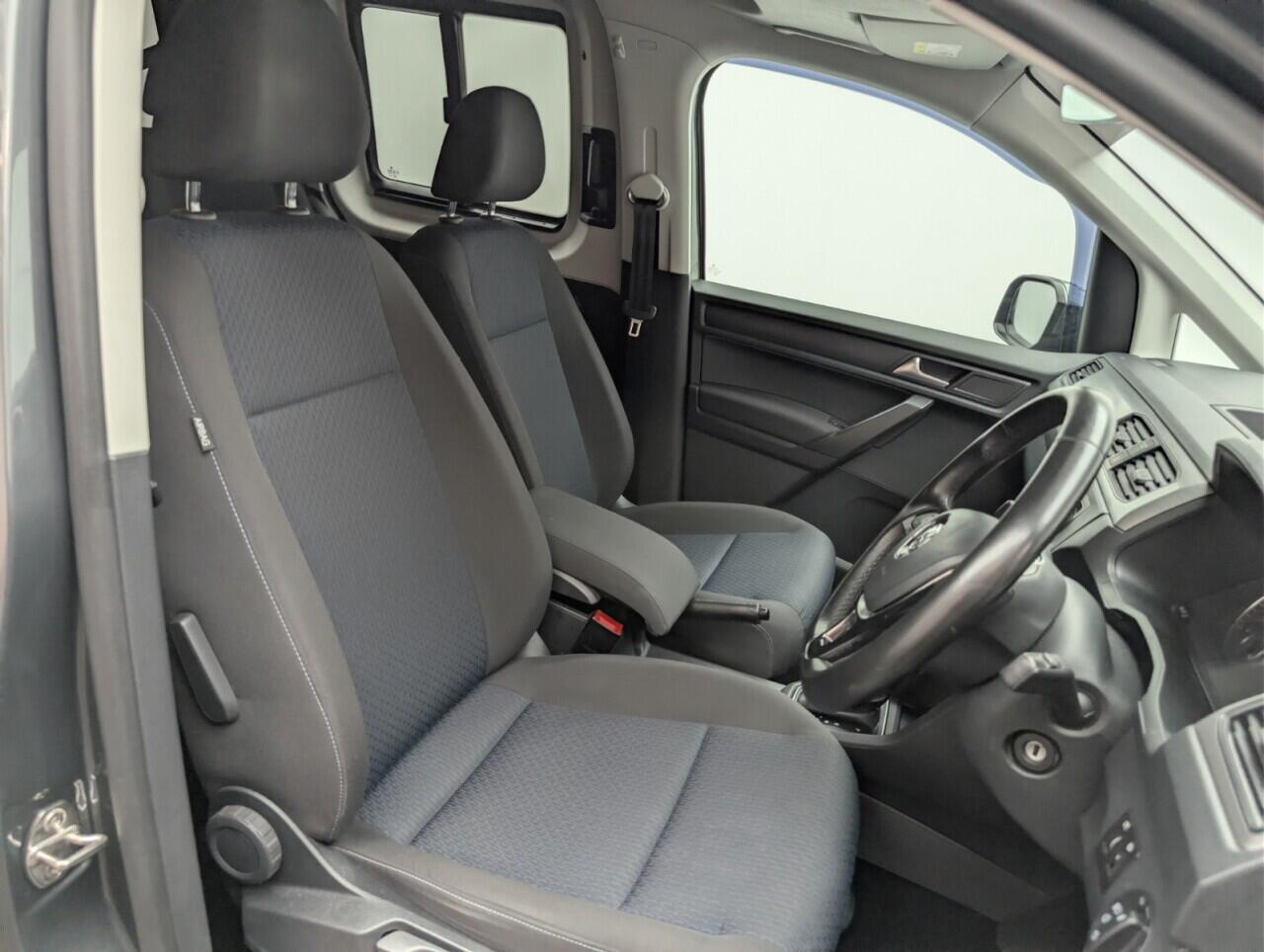 Used Volkswagen Caddy Maxi Life 2019 for sale - 77683899: Photo 12