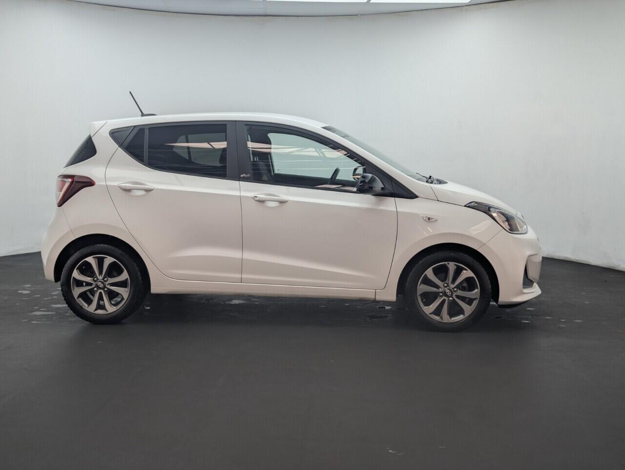 Used Hyundai i10 2019 for sale - 76425064: Photo 9