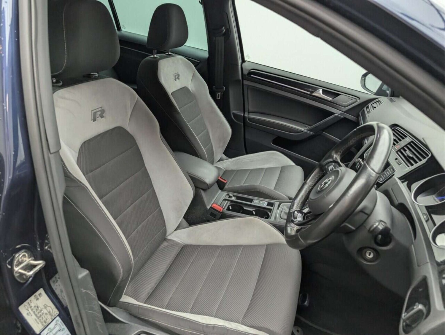 Used Volkswagen Golf 2016 for sale - 77714059: Photo 12