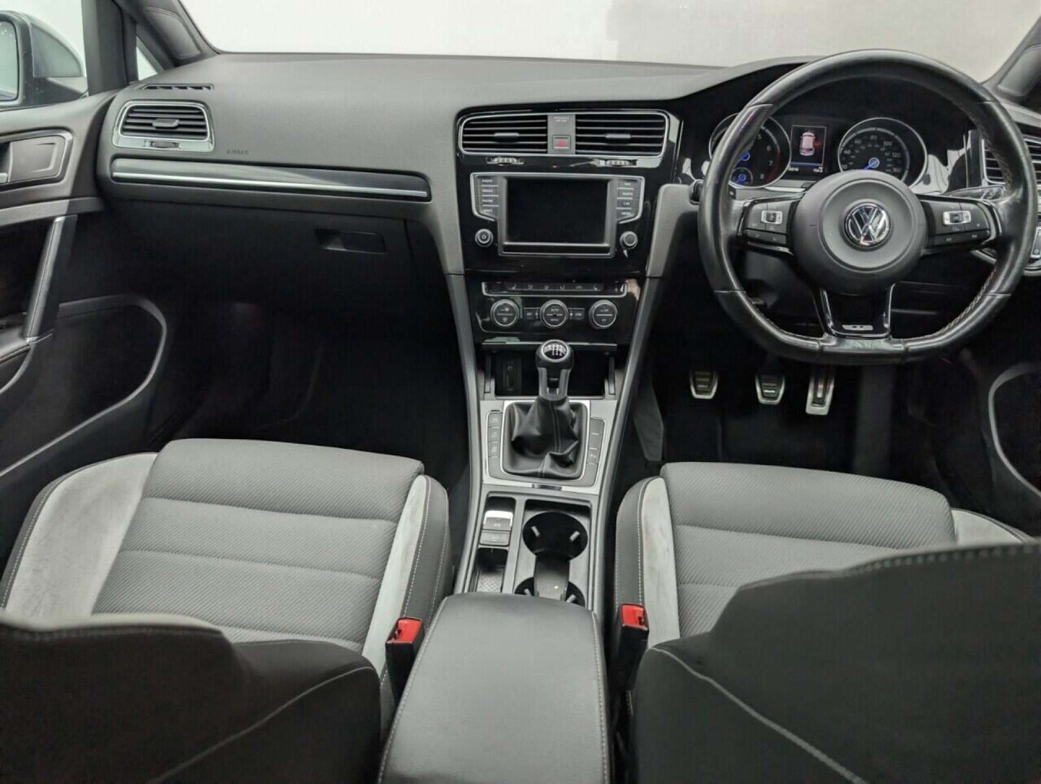 Used Volkswagen Golf 2016 for sale - 77714059: Photo 21