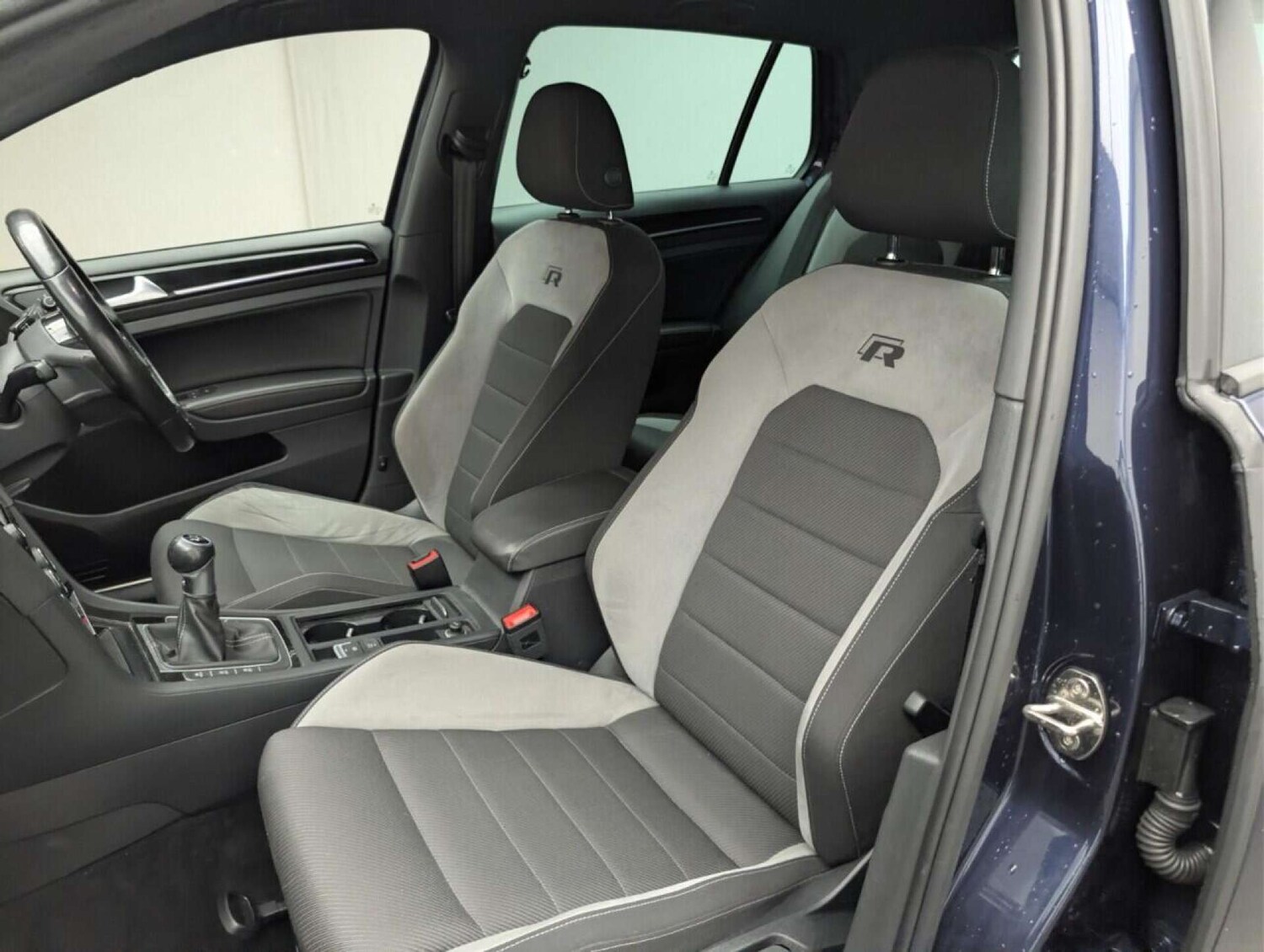 Used Volkswagen Golf 2016 for sale - 77714059: Photo 25