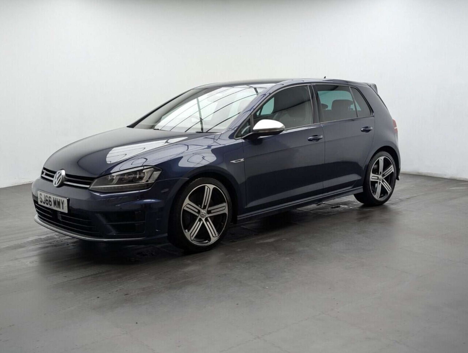 Used Volkswagen Golf 2016 for sale - 77714059: Photo 4