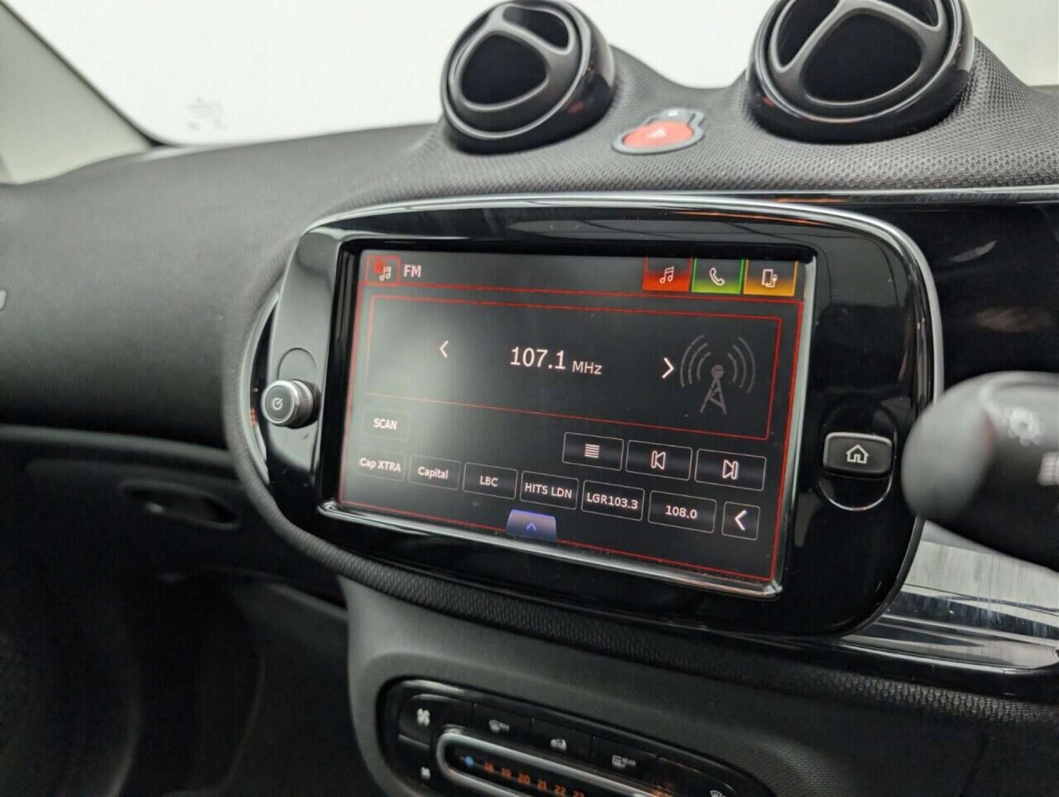 Used smart fortwo 2021 for sale - 77713347: Photo 14