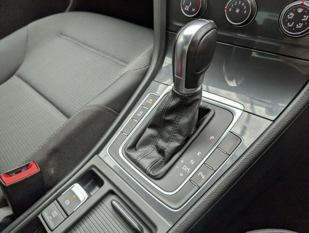 Used Volkswagen Golf 2019 for sale - 76425647: Photo 17