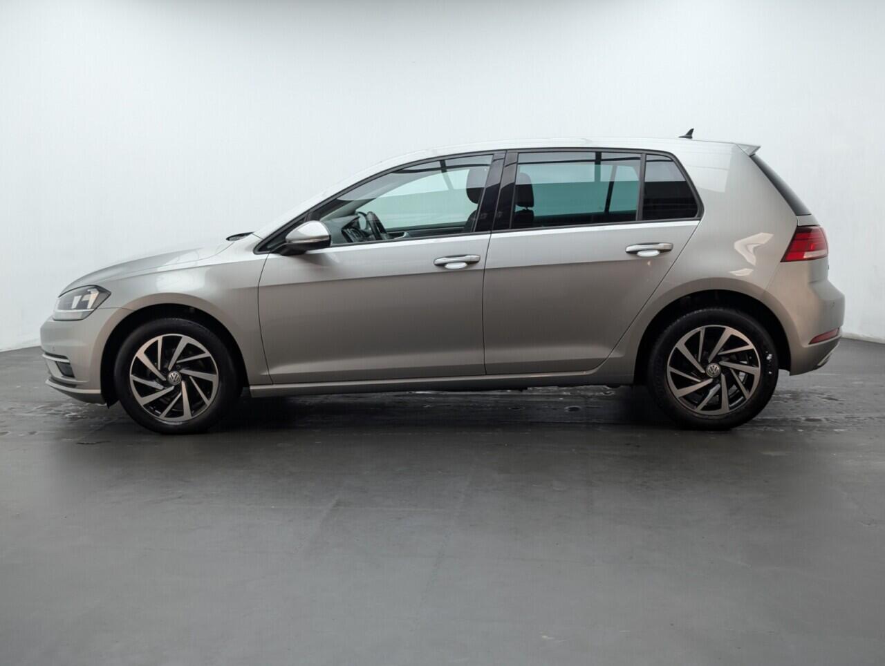 Used Volkswagen Golf 2019 for sale - 76425647: Photo 5