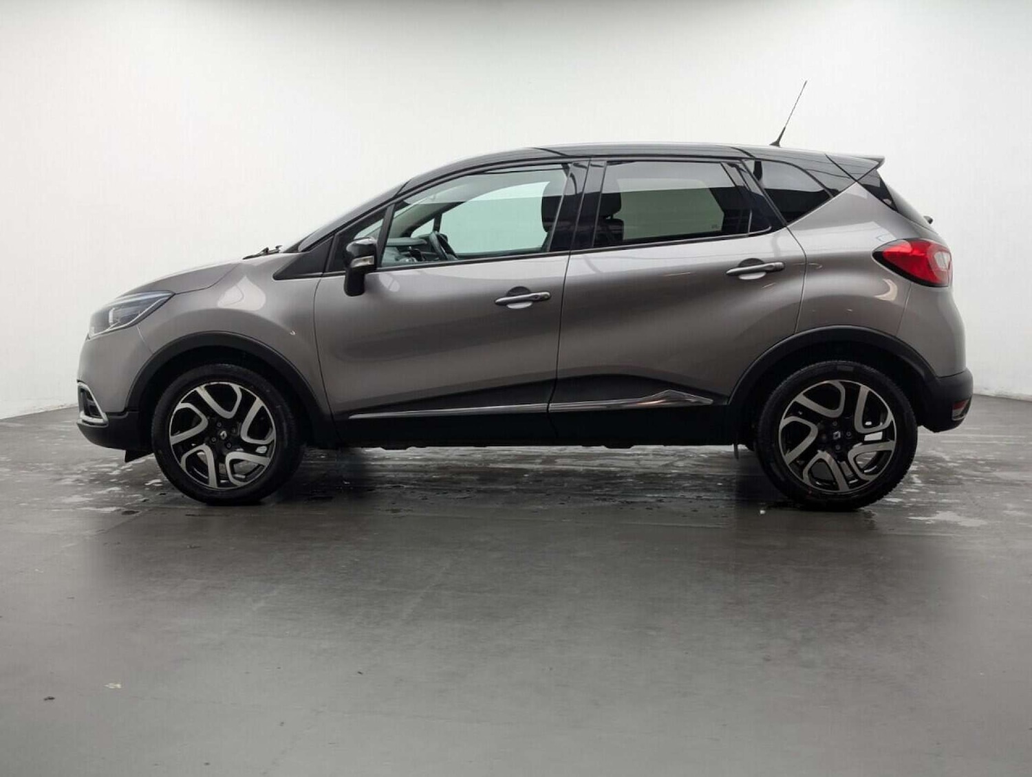 Used Renault Captur 2015 for sale - 77714370: Photo 5