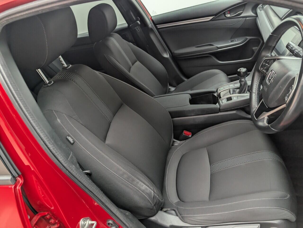 Used Honda Civic 2018 for sale - 76424818: Photo 12